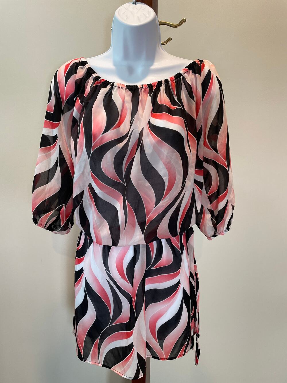 White House Black Market Sheer Chiffon Tie‑Waist Top Size S Abstract Pattern